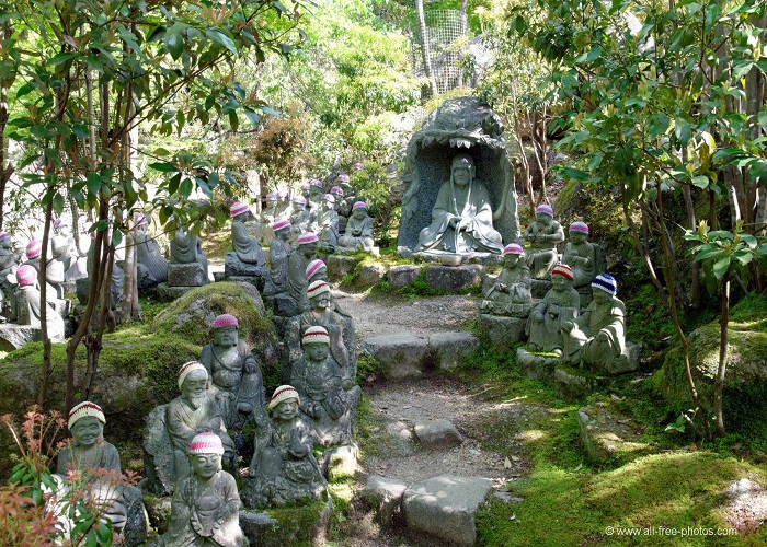 tượng chùa daisho đảo miyajima Nhật Bản