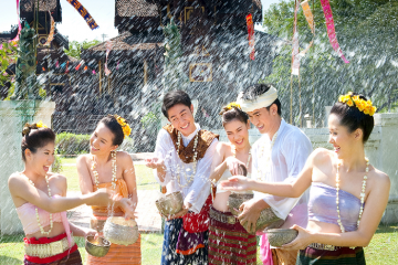 Để hưởng trọn không khí lễ hội Songkran Thái Lan phải biết 5 địa điểm này!