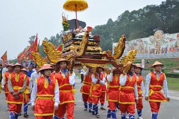 Đặc sắc lễ rước kiệu về Đền Hùng - Nét đẹp văn hóa Việt Nam