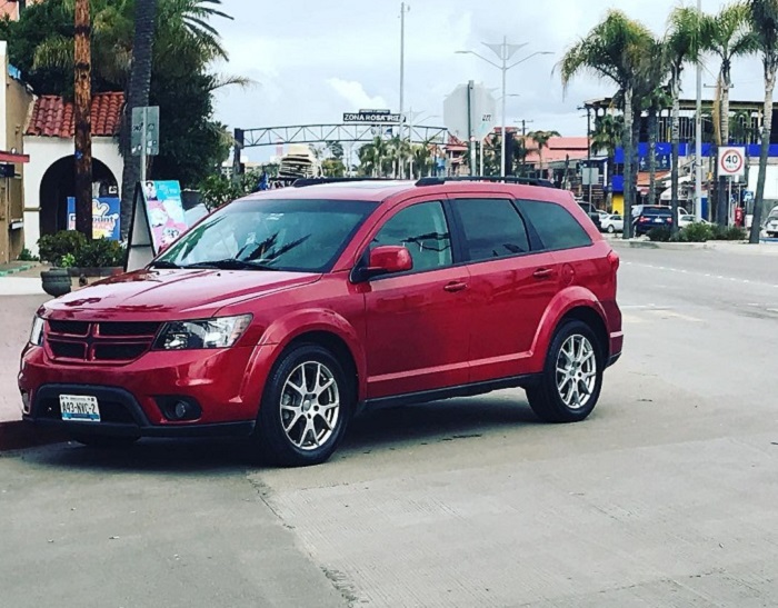 Kỳ lạ mạch nước biển phun ngược tại hang động Bufadora Mexico 