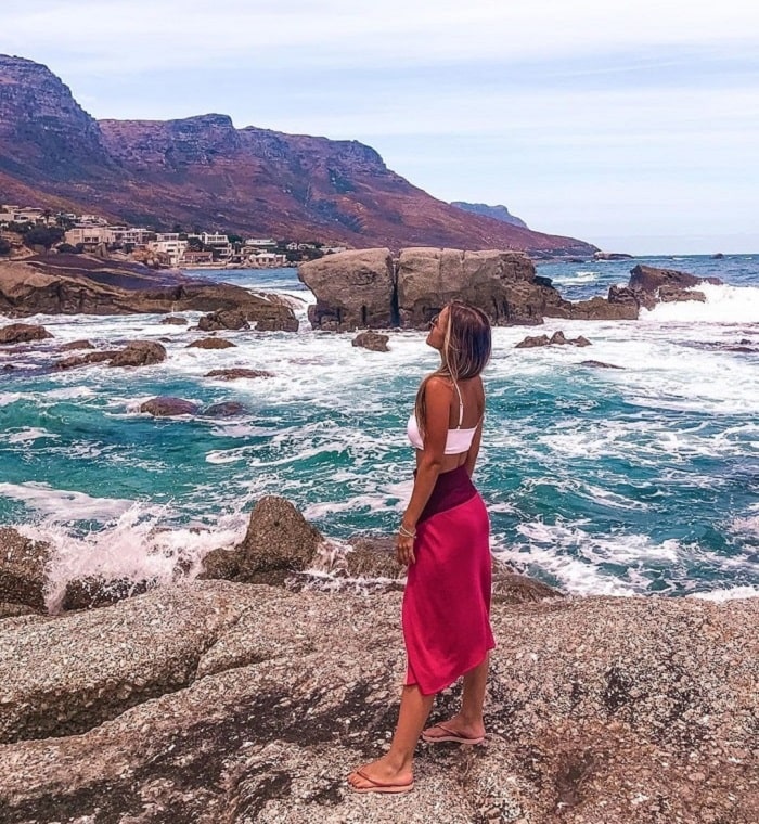 Vịnh Camps Nam Phi là một trong những địa danh đẹp nhất thế giới với nhiều cảnh đẹp tuyệt đẹp và trái tim ấm áp của người dân địa phương. Bức ảnh này sẽ đưa bạn đến một chuyến phiêu lưu qua các đảo và nhìn ngắm những bãi biển tuyệt đẹp.