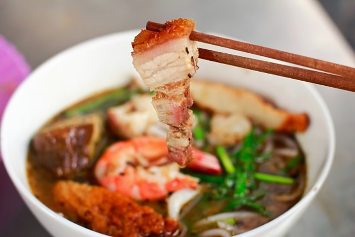 Discover the unforgettable taste of Soc Trang noodle soup