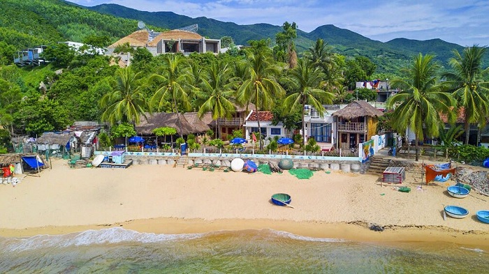 Bai Lay Quy Nhon fishing village - the gem in the rock of Asia