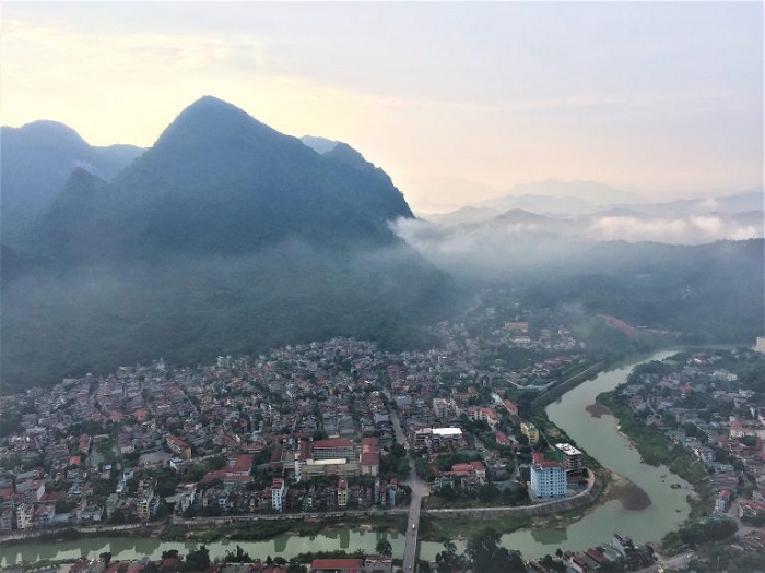 'Heart-breaking' with picturesque scenery in Cam Son Mountain, Ha Giang