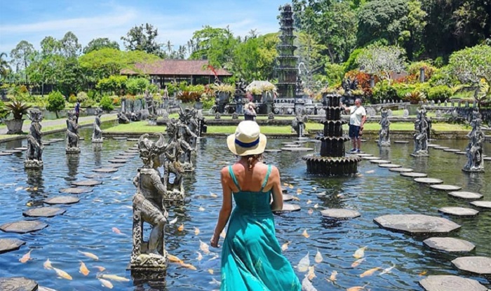 Mê mẩn trước vẻ đẹp huyền ảo của cung điện nước Tirta Gangga Bali