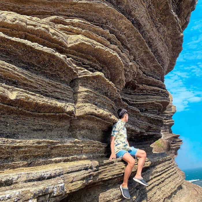 Check-in vách đá Cao Cát siêu đẹp ở đảo Phú Quý Bình Thuận