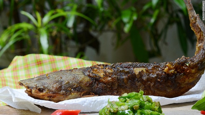 Món cá Pecel lele - Món ăn Indonesia