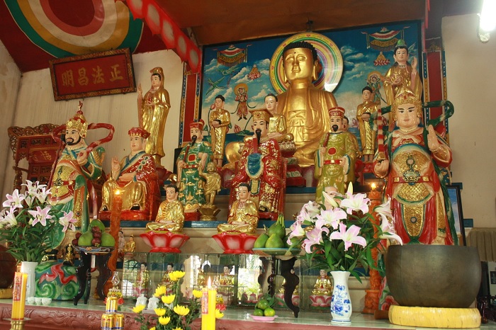 inside - the place of worship of Dai Giac Dong Nai pagoda