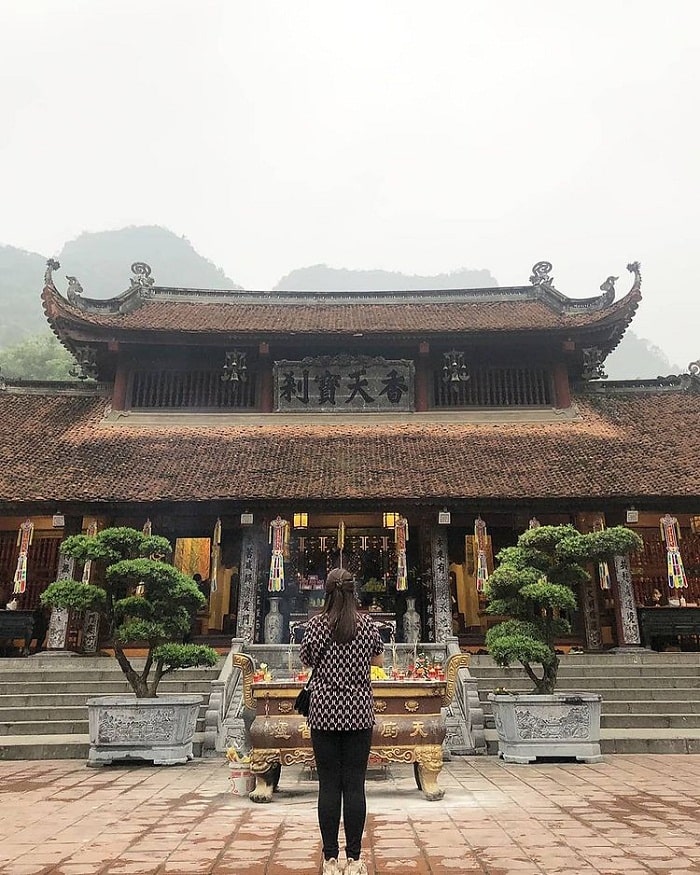 Huong pagoda is one of the most attractive 1-day tourist destinations in the North 