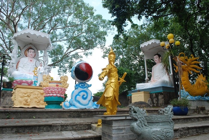 Tượng Phật - công trình ấn tượng tại chùa Bửu Phong 