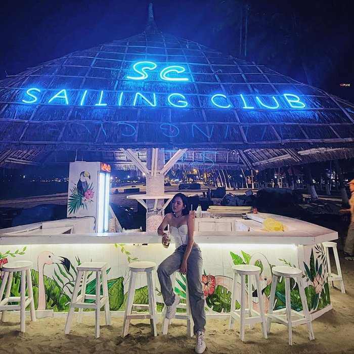 The famous Sailing Club bar in Nha Trang 