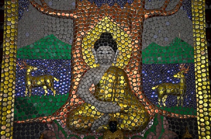chùa Wat Pa Maha Chedi Kaew bư cs tượng phât khổng lồ
