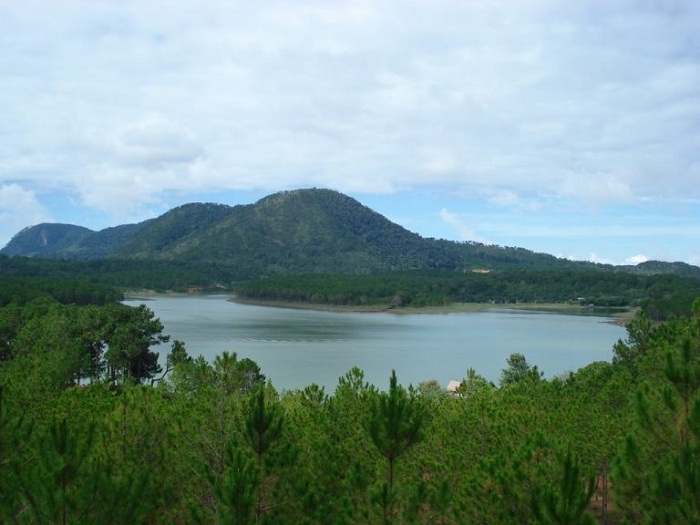 The beauty in Ghenh Che Lake 