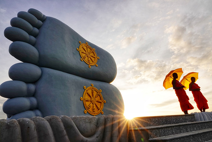 Chiêm ngưỡng tượng Phật Thích Ca nằm lớn nhất Việt Nam - Bàn chân Phật