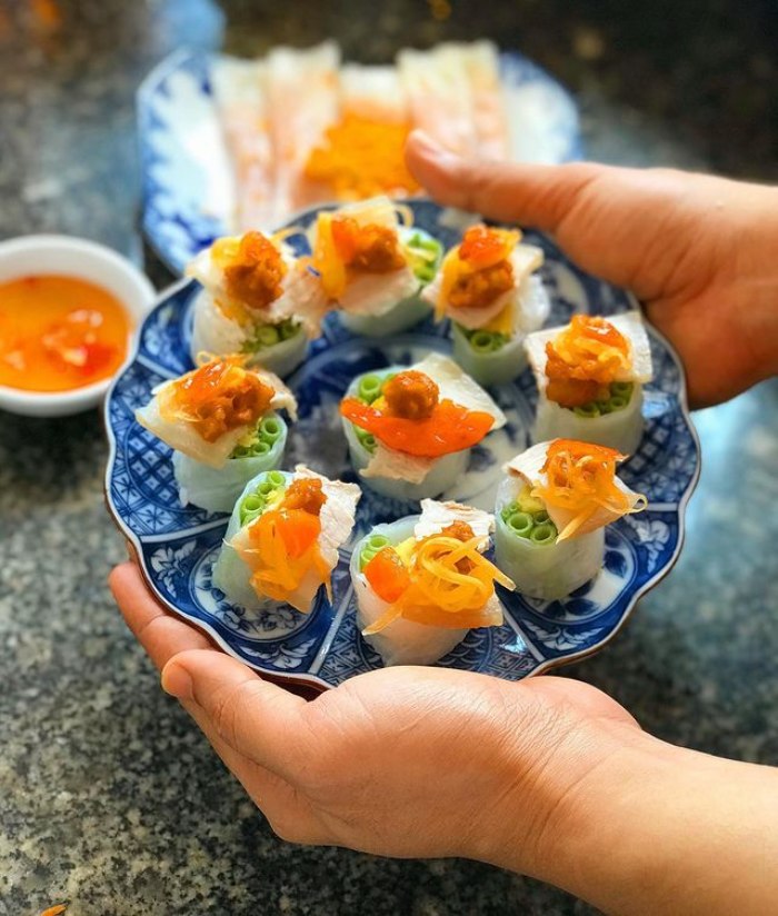 Hue Sour Shrimp and Sour Shrimp Roll
