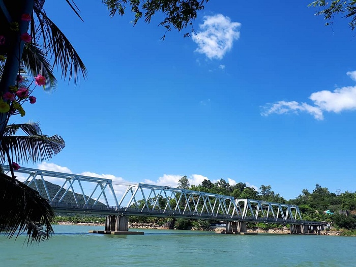 Experience exploring Nha Trang iron bridge
