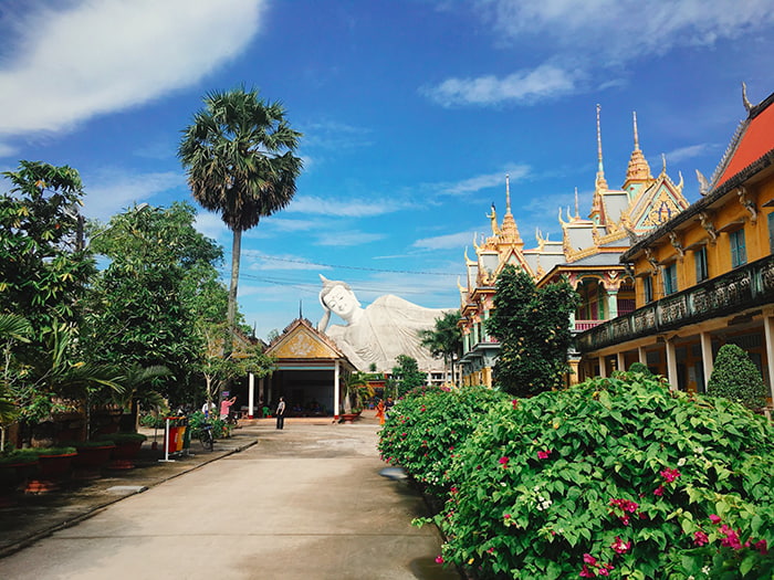 Chiêm ngưỡng tượng Phật Thích Ca nằm lớn nhất Việt Nam - Chùa Som Rong