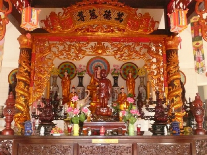 Thoi Long Co Tu pagoda - visit inside