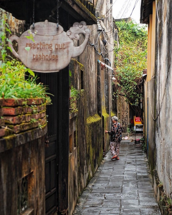 Hoi An has beautiful virtual living alleys