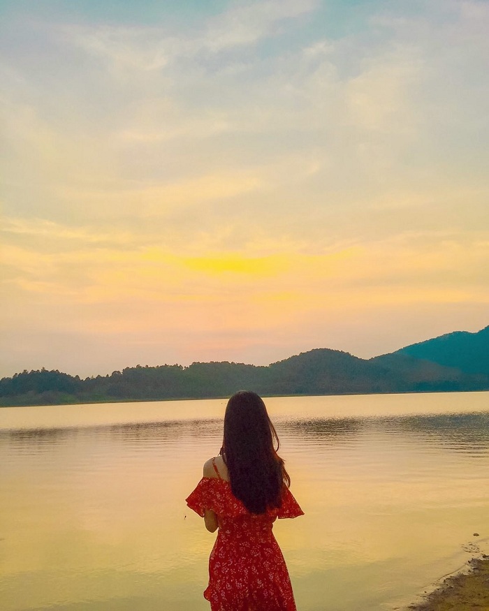 Hồ Đồng Quan là hồ nước đẹp ở ngoại ô Hà Nội