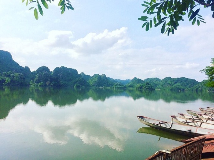 Quan Son Lake is a beautiful lake on the outskirts of Hanoi