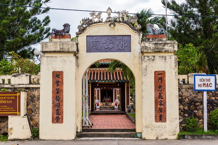 Mac Cuu mausoleum relic site - architecture