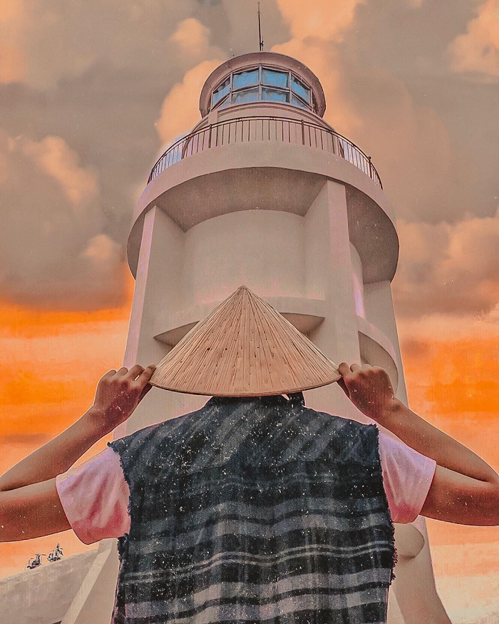 Ha Tien Lamp Mountain - lighthouse