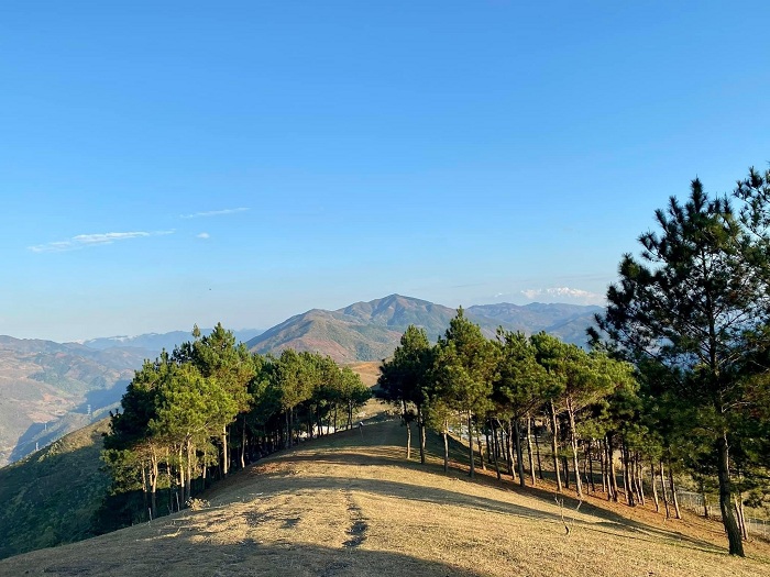 What's so beautiful about Pu Nhi Hill?