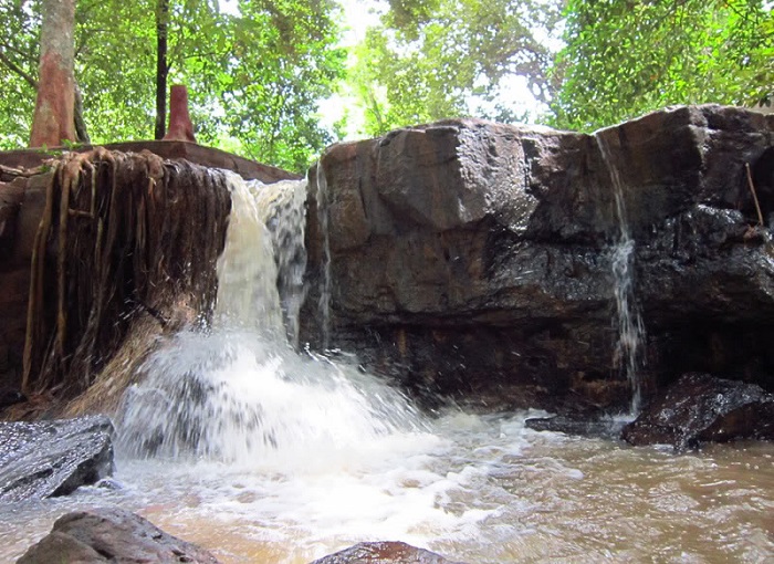 4 Binh Phuoc waterfall - beautiful scenery