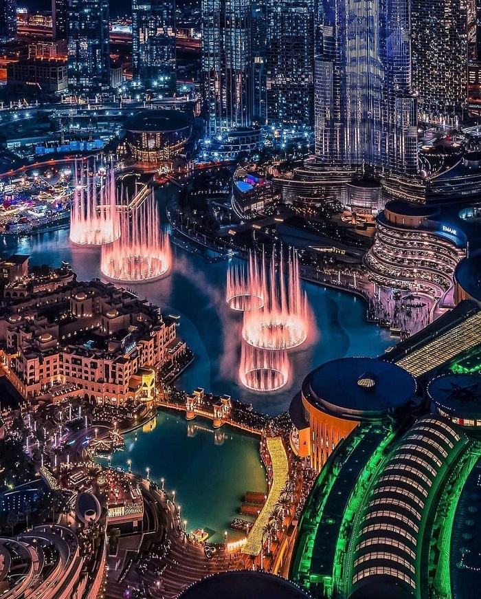 Dubai Fountain nhìn từ trên cao nơi chụp ảnh đẹp ở Dubai