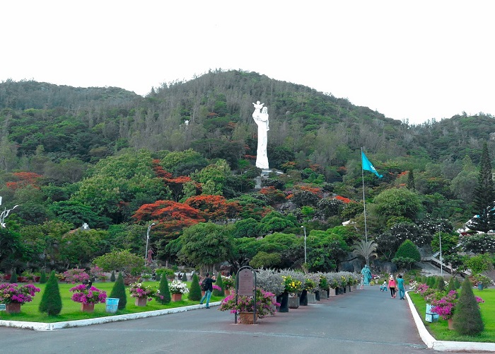 Statue of Our Lady of Bai Dau - where?