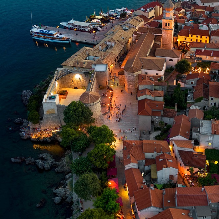 Bến cảng thị trấn Krk du lịch đảo KRK Croatia