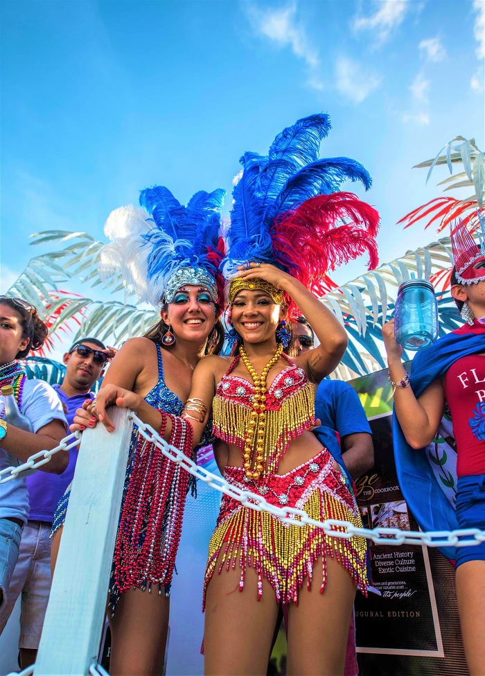 Lễ hội carnival đường phố vào tháng 3 - du lịch Placencia Belize