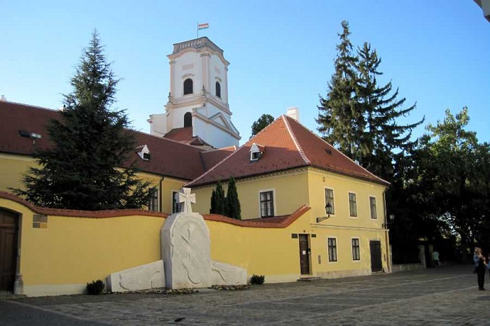 Püspökvár là điểm tham quan nổi bật ở thành phố Gyor