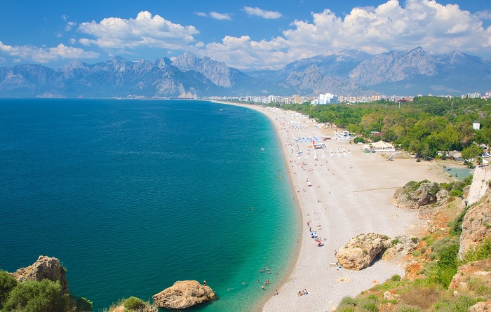 Bãi biển Konyaaltı, Antalya là một bãi biển đẹp nhất ở Thổ Nhĩ Kỳ