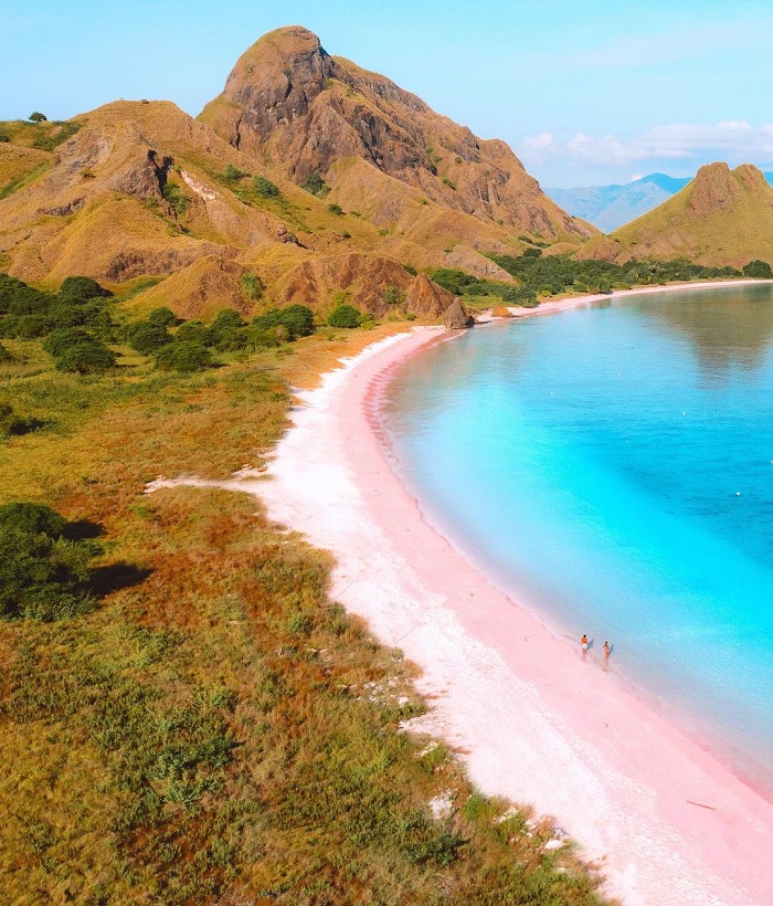 Pink Beach là bãi biển cát hồng trên thế giới đẹp mê đắm lòng người