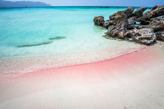 Bãi biển Elafonisi là bãi biển cát hồng trên thế giới đẹp rực rỡ vào mùa hè