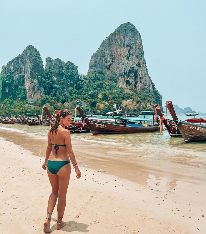 Ghé thăm bãi biển Railay là hoạt động phổ biến ở bãi biển Ton Sai
