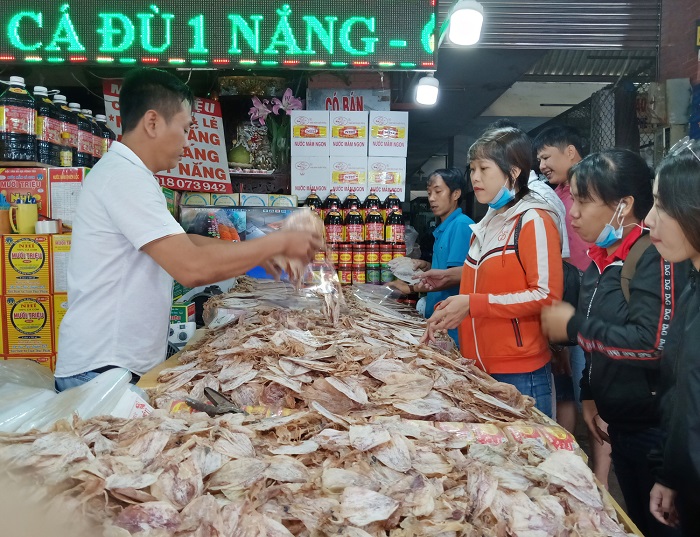 Các khu chợ hải sản ở Phú Quốc - chợ Gành Dầu