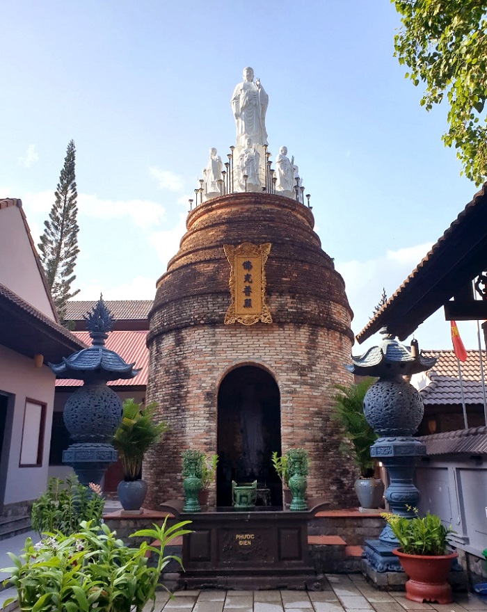 chùa Phật Đà Hà Tiên xây dựng trên lò gạch cũ