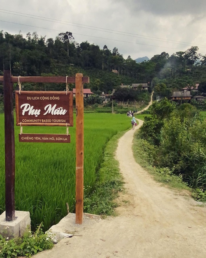 When traveling to Chieng Yen Son La, you can explore Phu Mau village