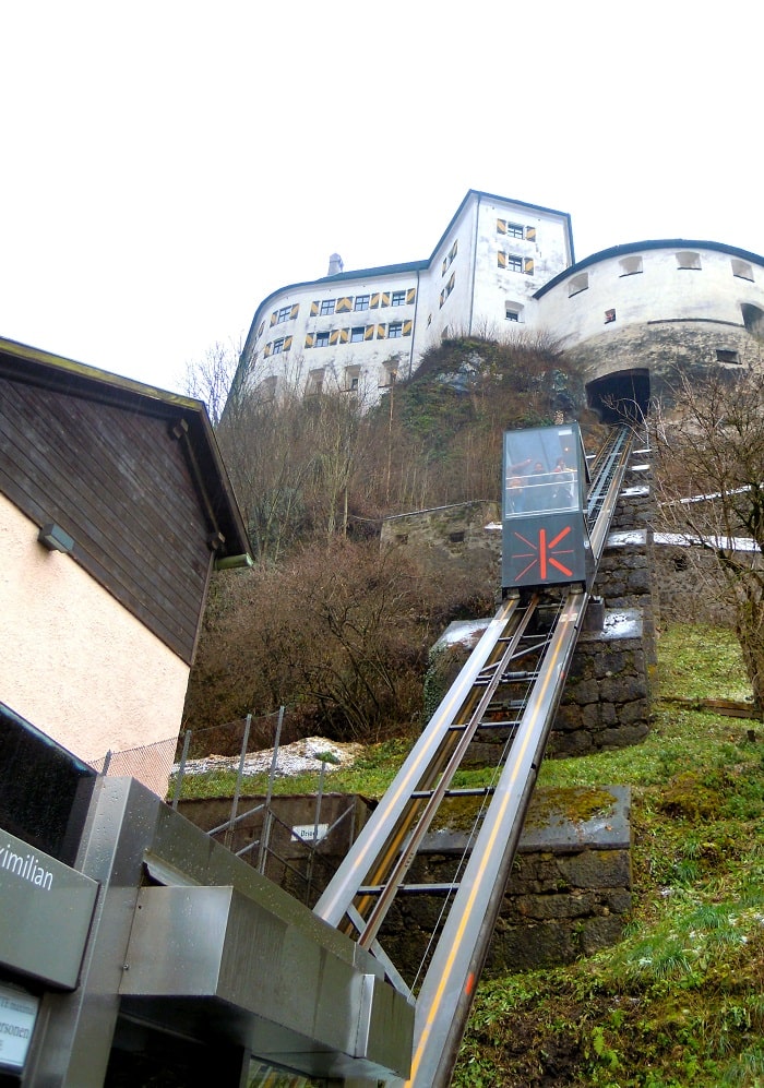 Đường sắt leo núi Kaiser Maximilian là điểm tham quan ở thị trấn Kufstein Áo