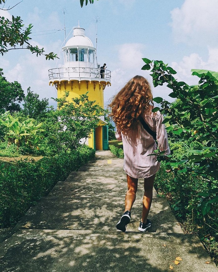 Tien Sa Lighthouse is a hundred-year-old lighthouse in Vietnam with outstanding beauty