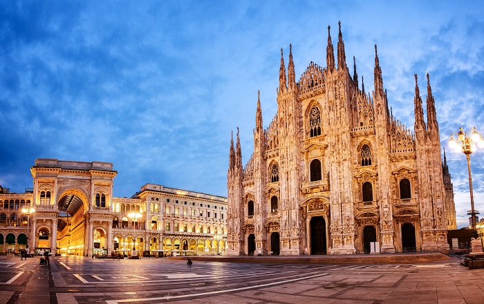 Nhà thờ Duomo di Milano là công trình kiến trúc Gothic ở Châu Âu