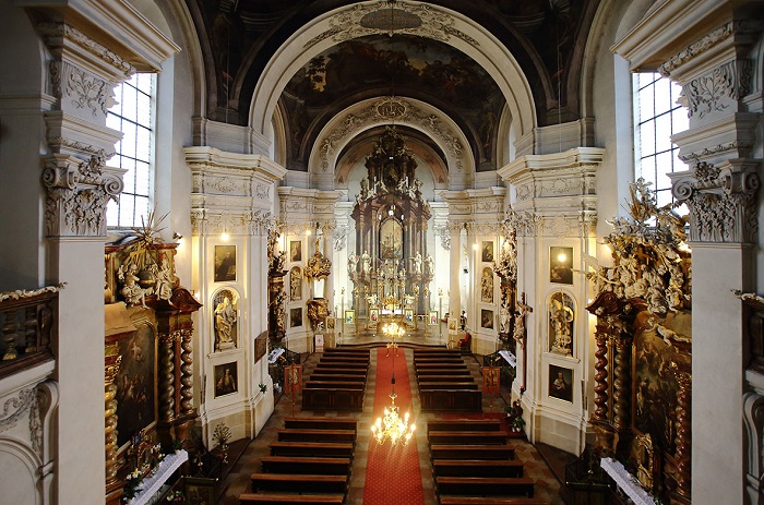 Nhà thờ thánh Clement là một trong những nhà thờ đẹp ở Praha
