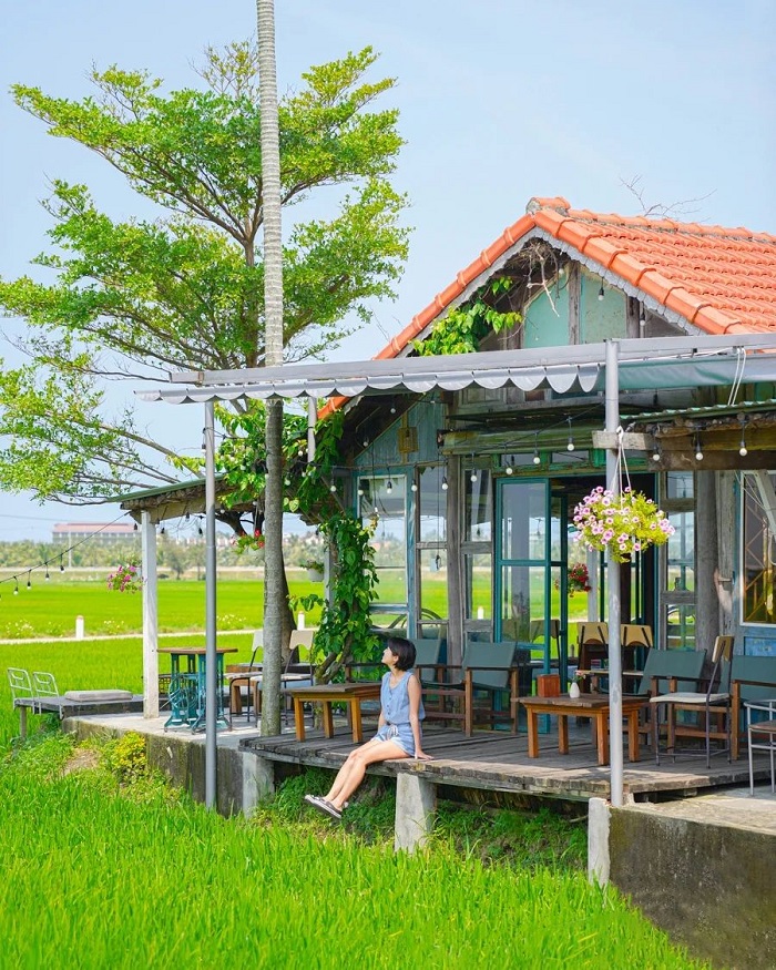 Roving Chillhouse là quán cafe view đồng lúa ở Việt Nam có không gian cực chill