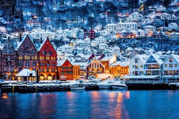 Du lịch Bergen Nauy - thành phố được bao quanh bởi những ngọn núi và vịnh hẹp
