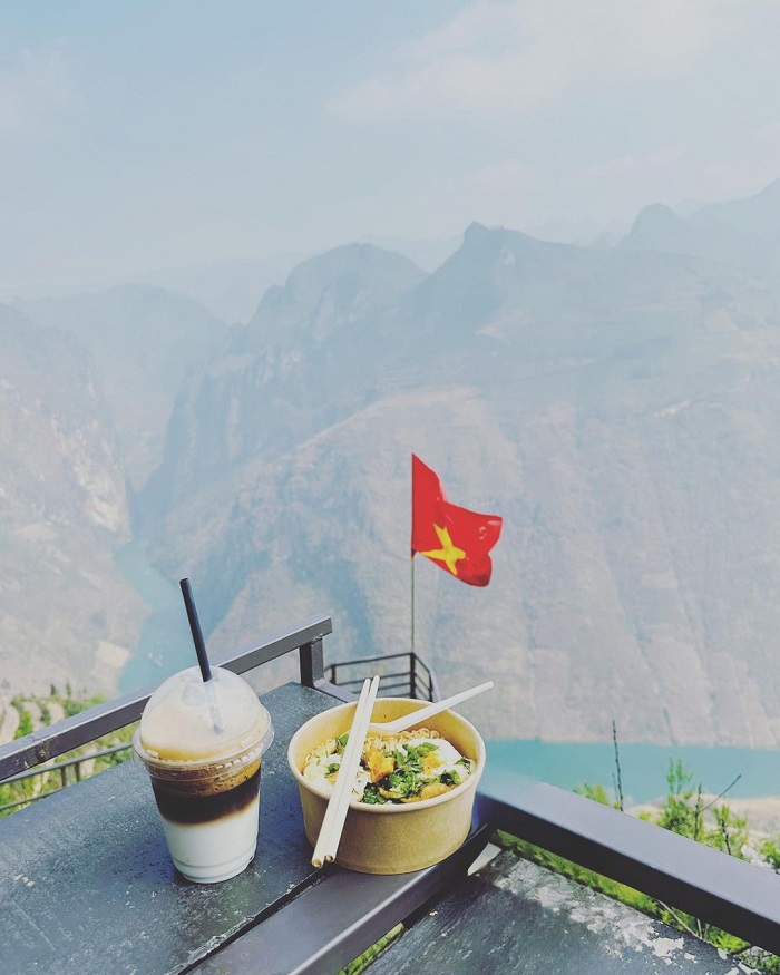 Sông Nho Quế là nơi có view ăn sáng triệu đô ở Việt Nam được yêu thích gần đây