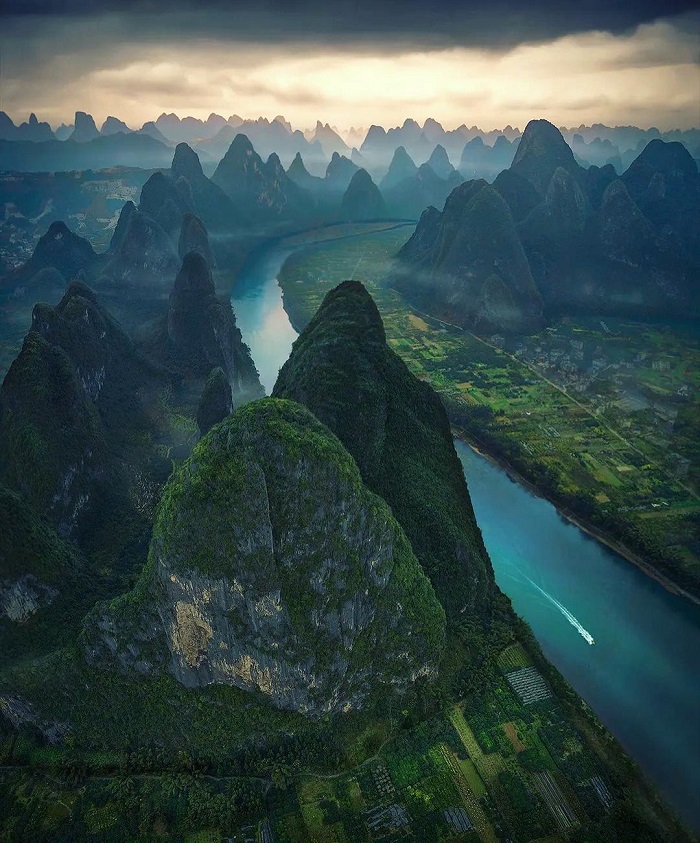 Vườn quốc gia Quế Lâm cũng là một trong những vườn quốc gia đẹp nhất châu Á nằm tại Trung Quốc