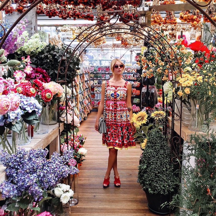 Chợ hoa Bloemenmarkt là chợ hoa nổi tiếng thế giới nằm ở Hà Lan
